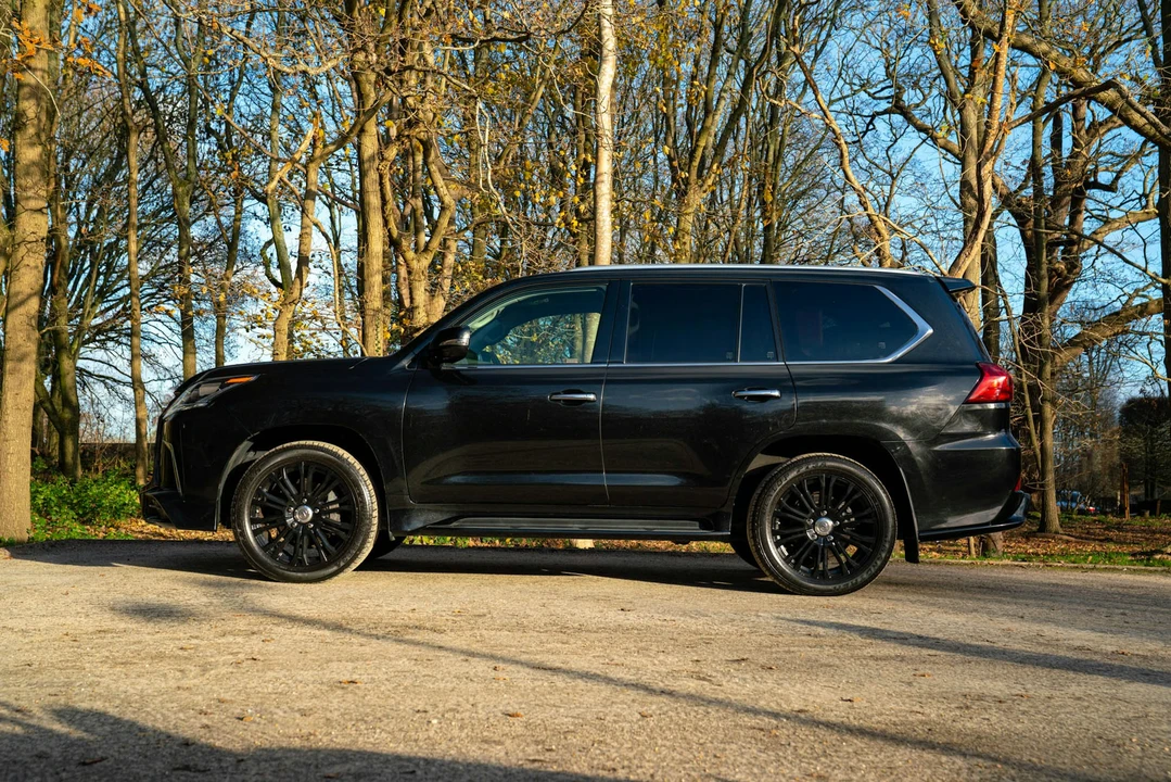 2019 Lexus LX 4th Gen - Image 19 of 21