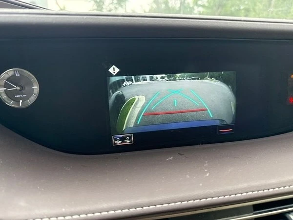 2019 Lexus LS 5th Gen - Image 5 of 8