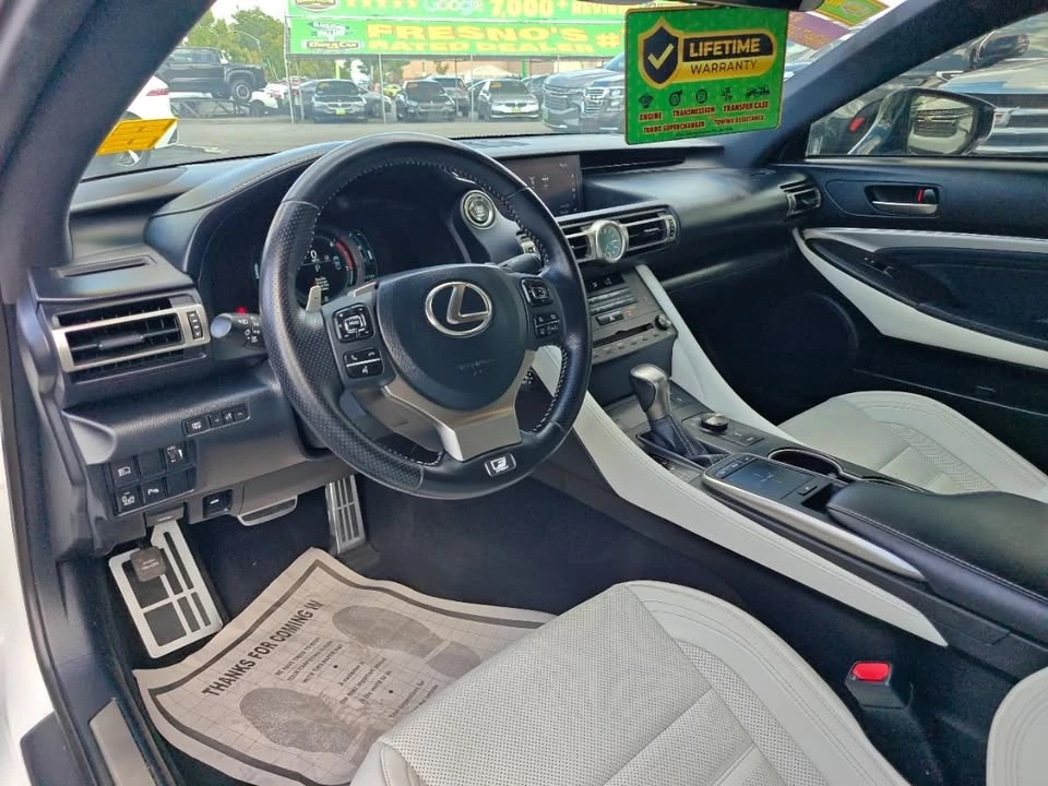 2019 Lexus RC - Image 19 of 20