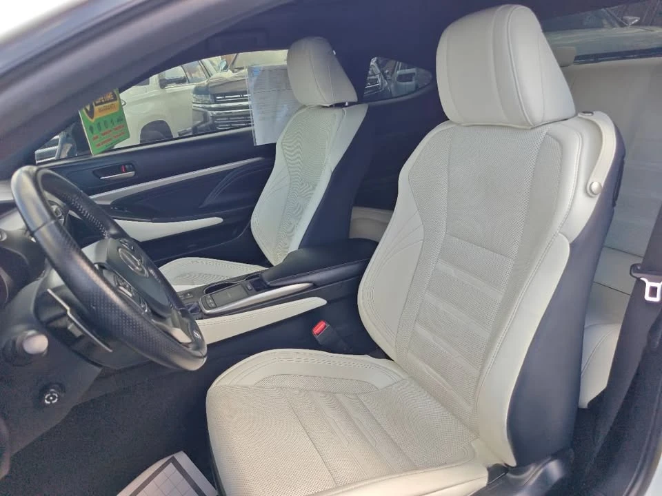 2019 Lexus RC - Image 10 of 20