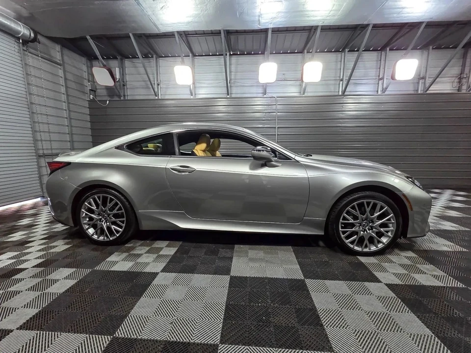 2019 Lexus RC - Image 9 of 12