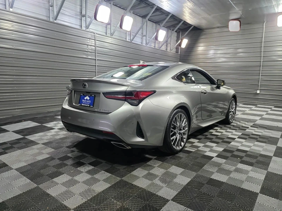 2019 Lexus RC - Image 5 of 12