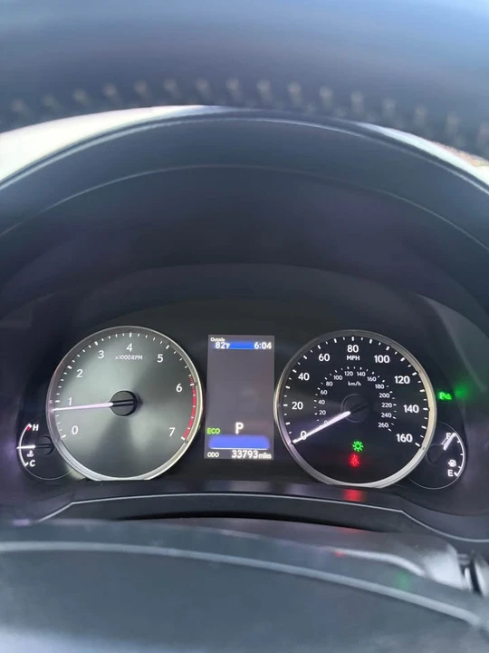 2019 Lexus RC - Image 7 of 12