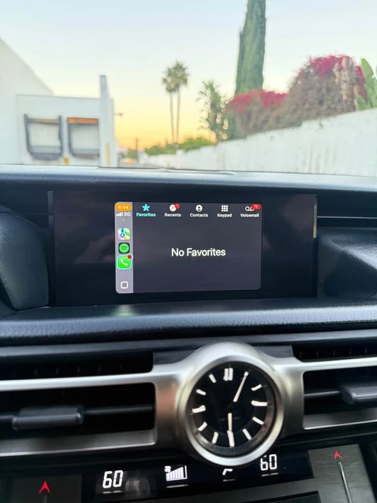 2019 Lexus RC - Image 8 of 12