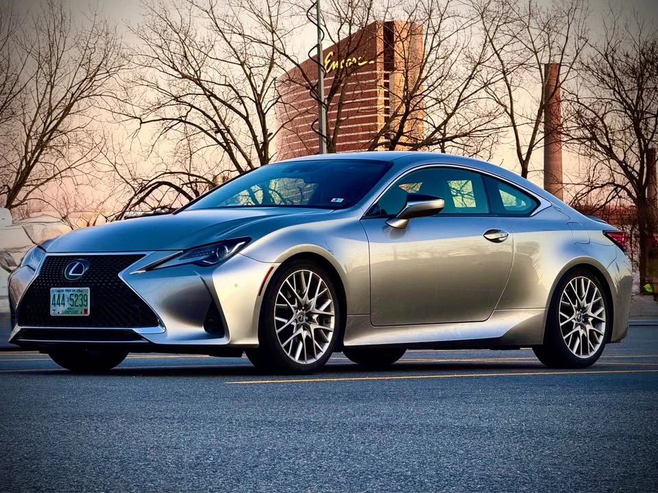 2019 Lexus RC - Image 2 of 5
