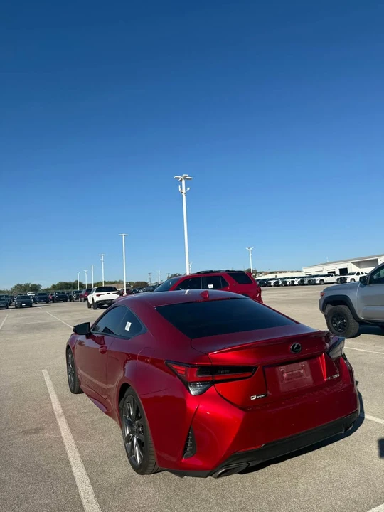2019 Lexus RC - Image 2 of 3