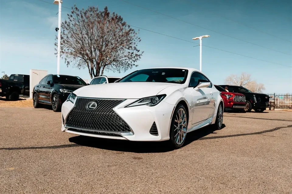 2019 Lexus RC - Image 3 of 12