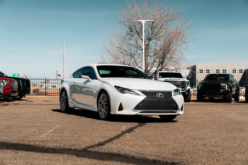 2019 Lexus RC - Image 2 of 12