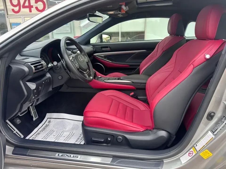 2019 Lexus RC - Image 16 of 20