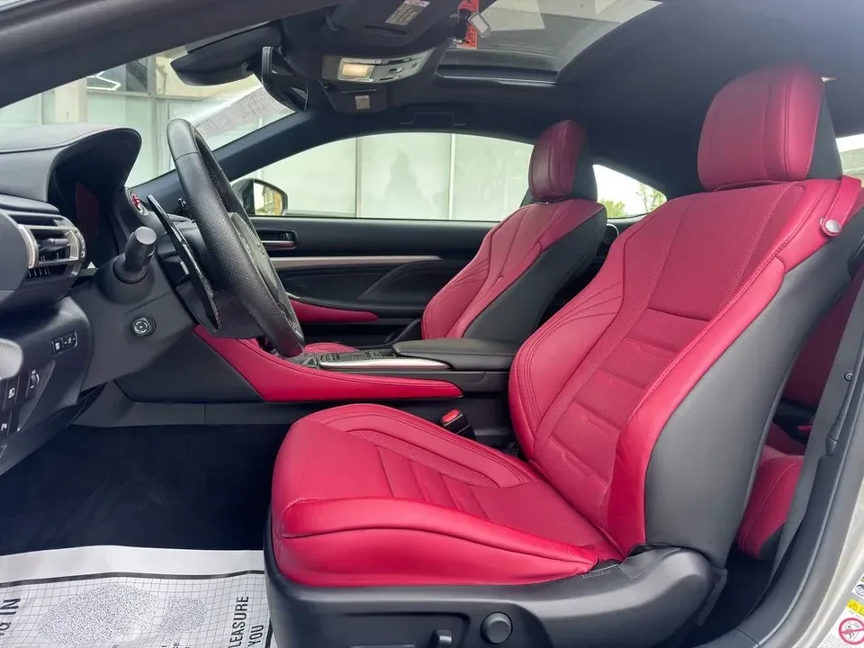 2019 Lexus RC - Image 17 of 20