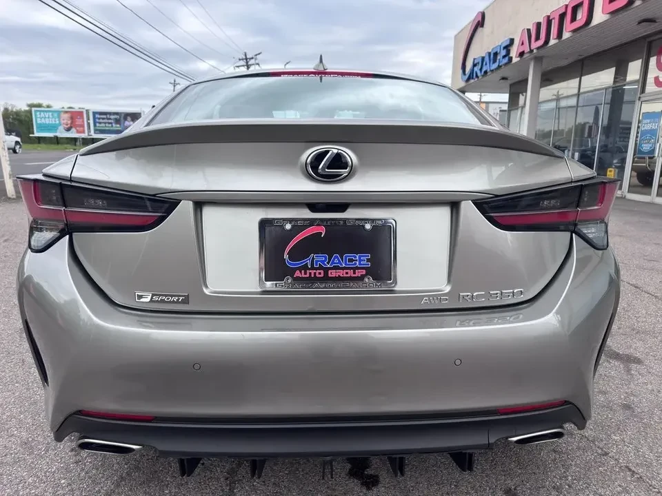 2019 Lexus RC - Image 11 of 20