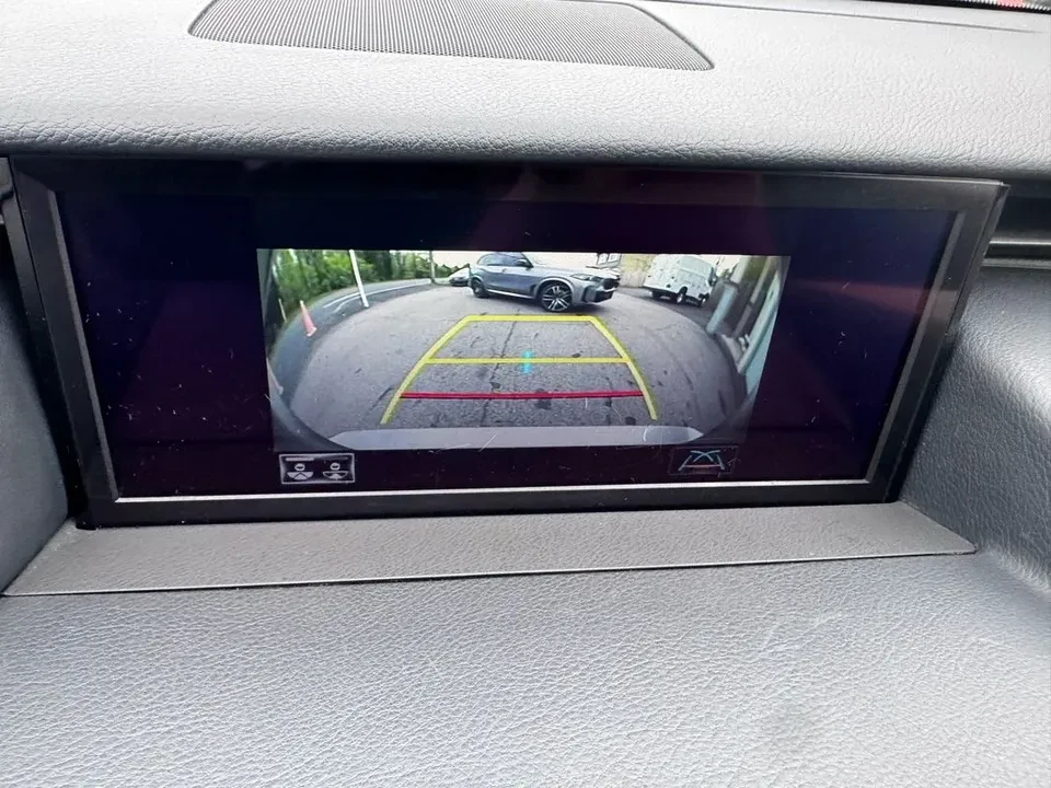 2019 Lexus RC - Image 8 of 20