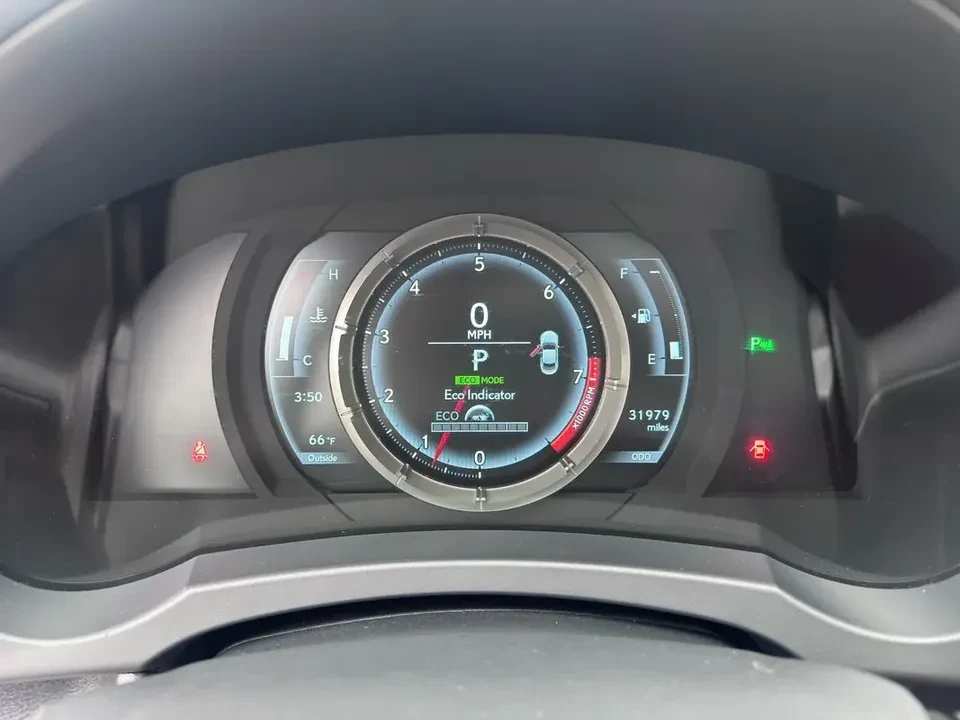 2019 Lexus RC - Image 19 of 20