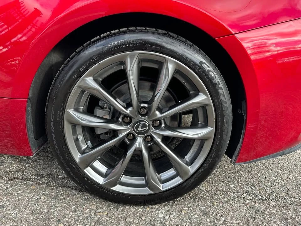 2019 Lexus RC - Image 10 of 19