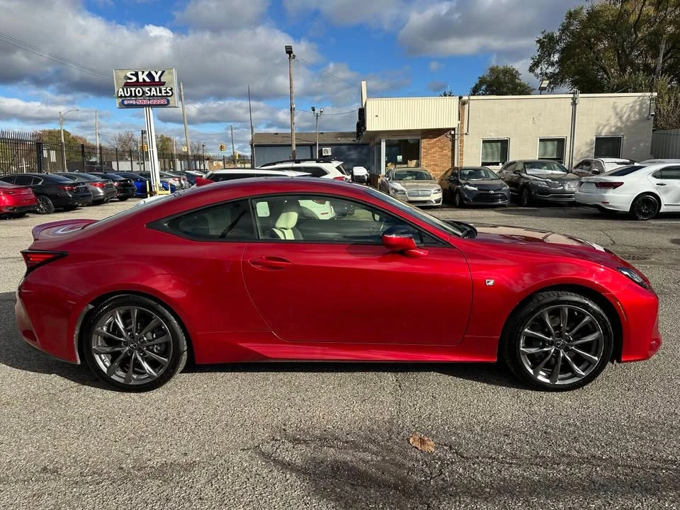 2019 Lexus RC - Image 3 of 19
