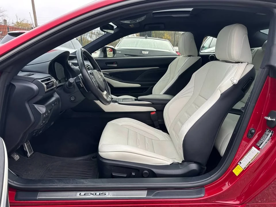 2019 Lexus RC - Image 12 of 19