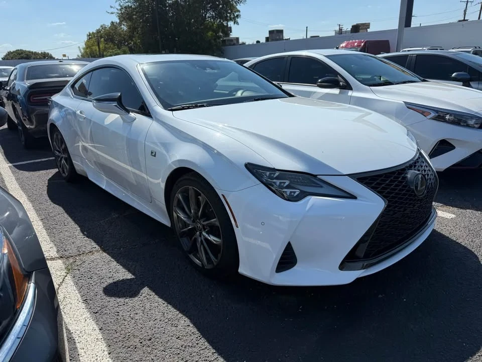 2019 Lexus RC - Image 3 of 10