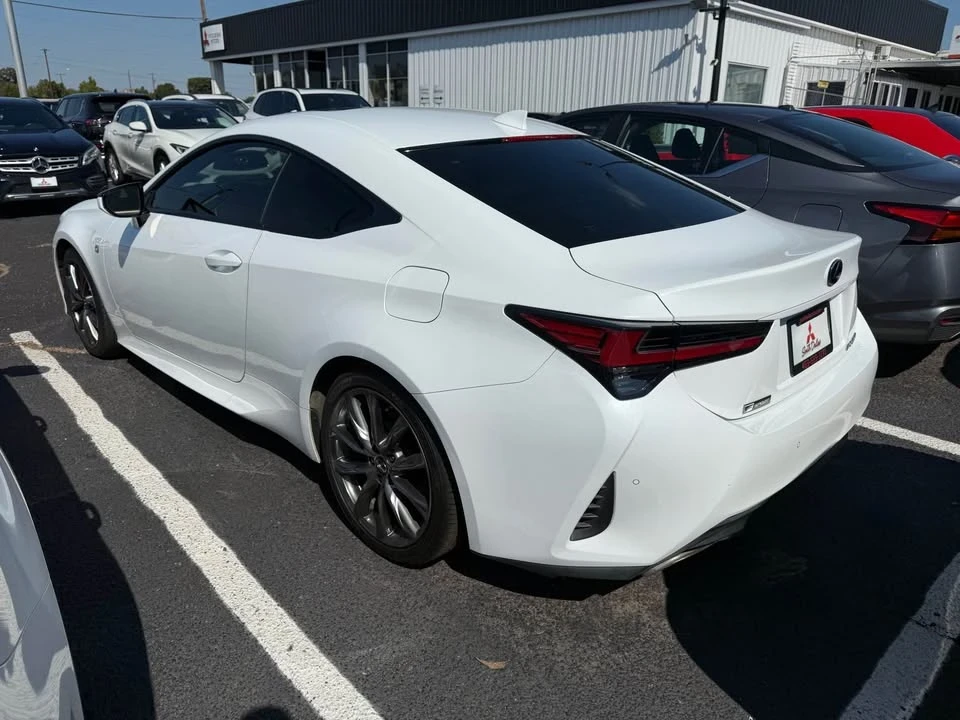 2019 Lexus RC - Image 6 of 10