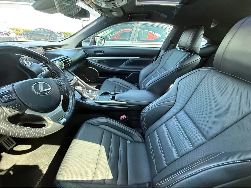 2019 Lexus RC - Image 7 of 10
