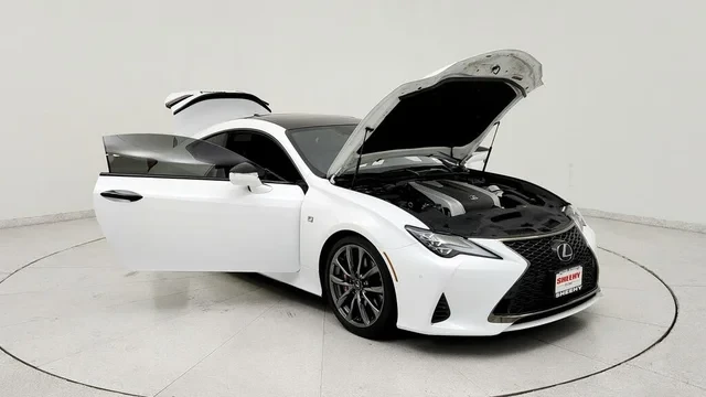 2019 Lexus RC - Image 9 of 18