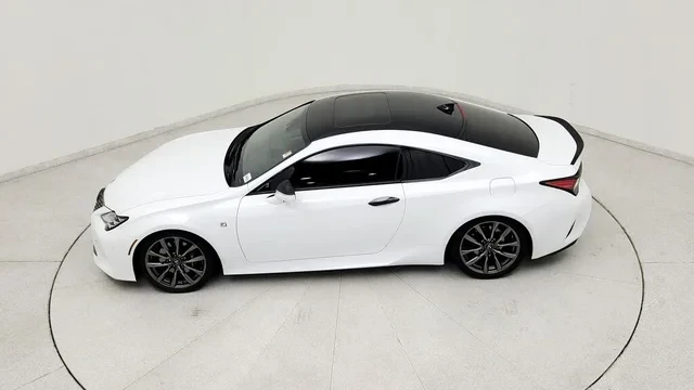 2019 Lexus RC - Image 15 of 18