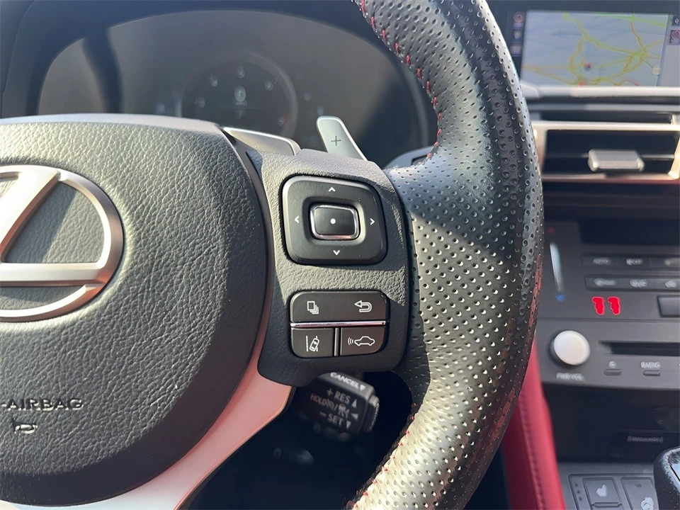 2019 Lexus RC F - Image 17 of 21