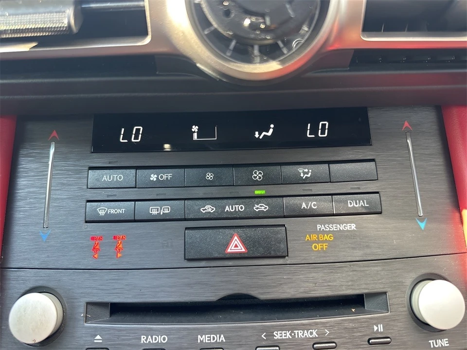 2019 Lexus RC F - Image 20 of 21