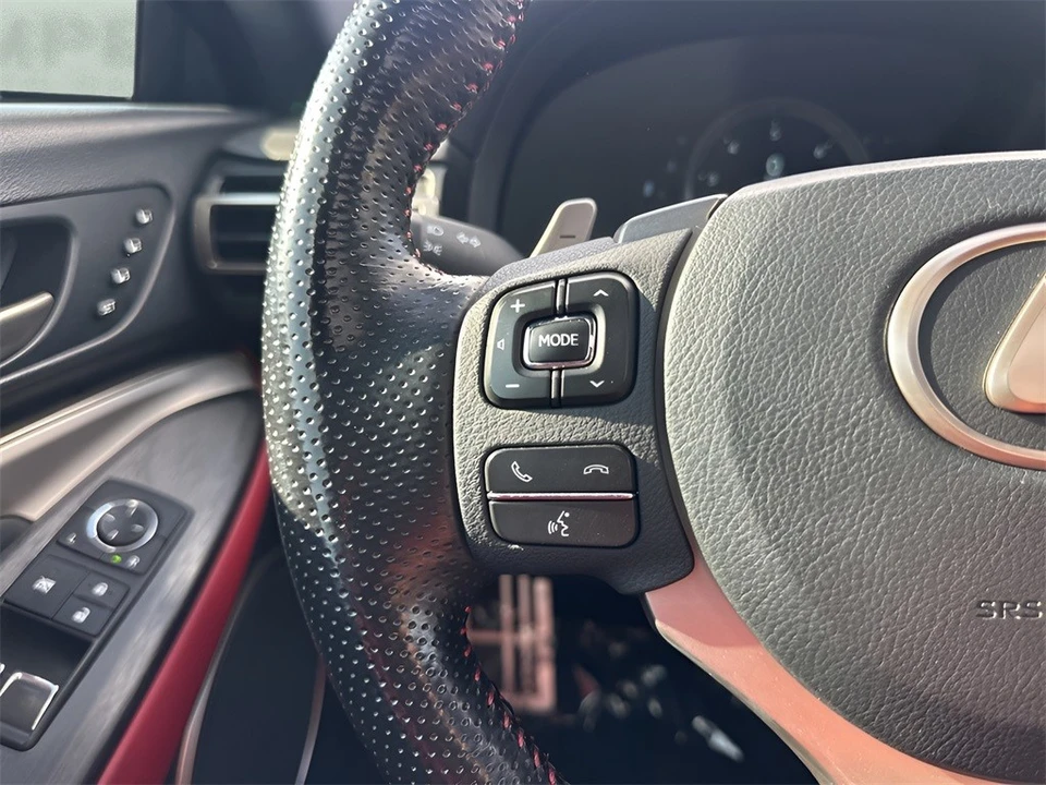 2019 Lexus RC F - Image 16 of 21