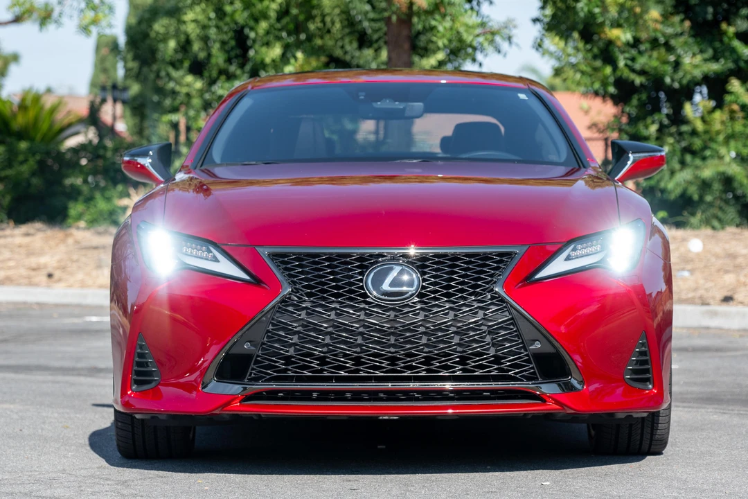 2019 Lexus RC F - Image 2 of 31