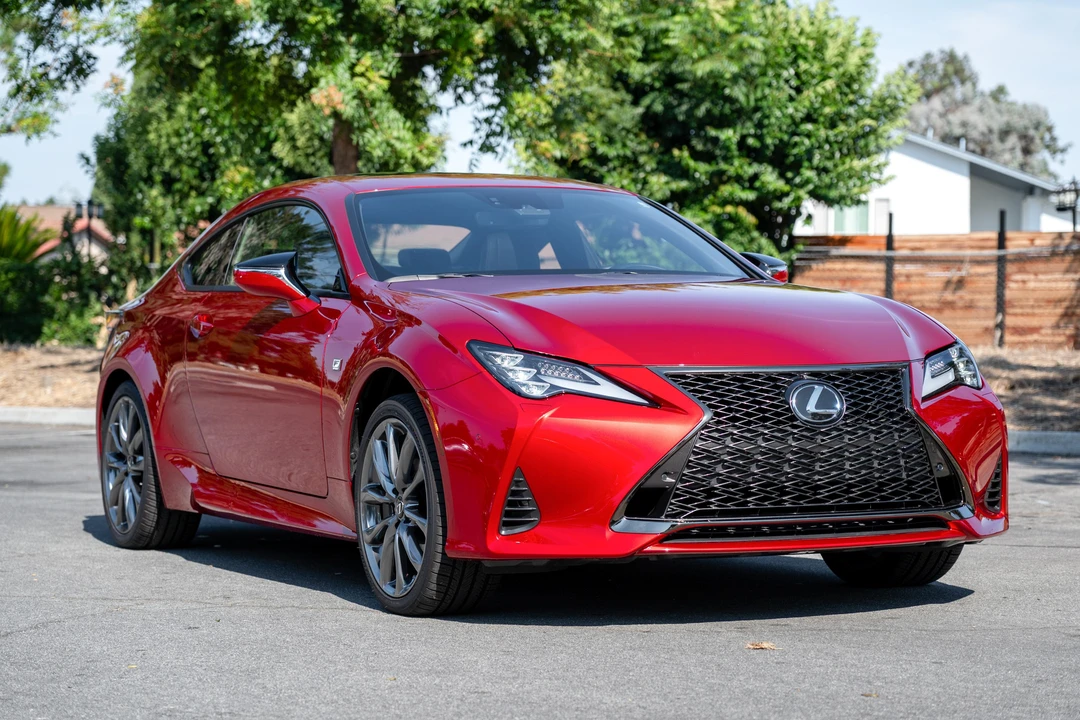 2019 Lexus RC F - Image 8 of 31