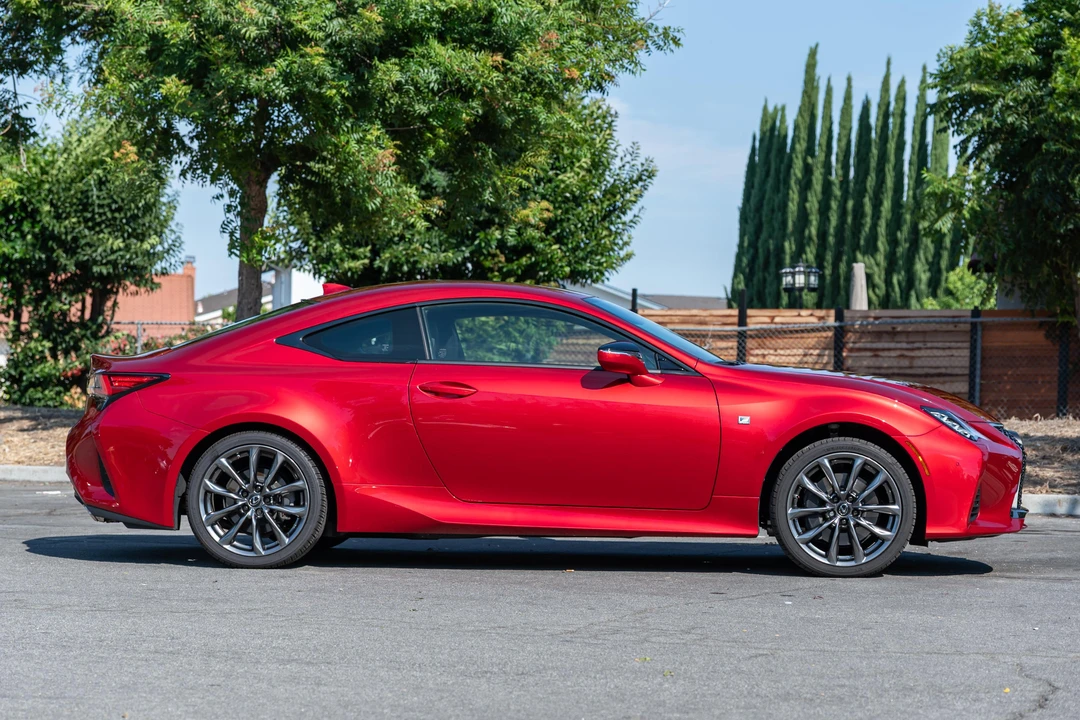 2019 Lexus RC F - Image 3 of 31