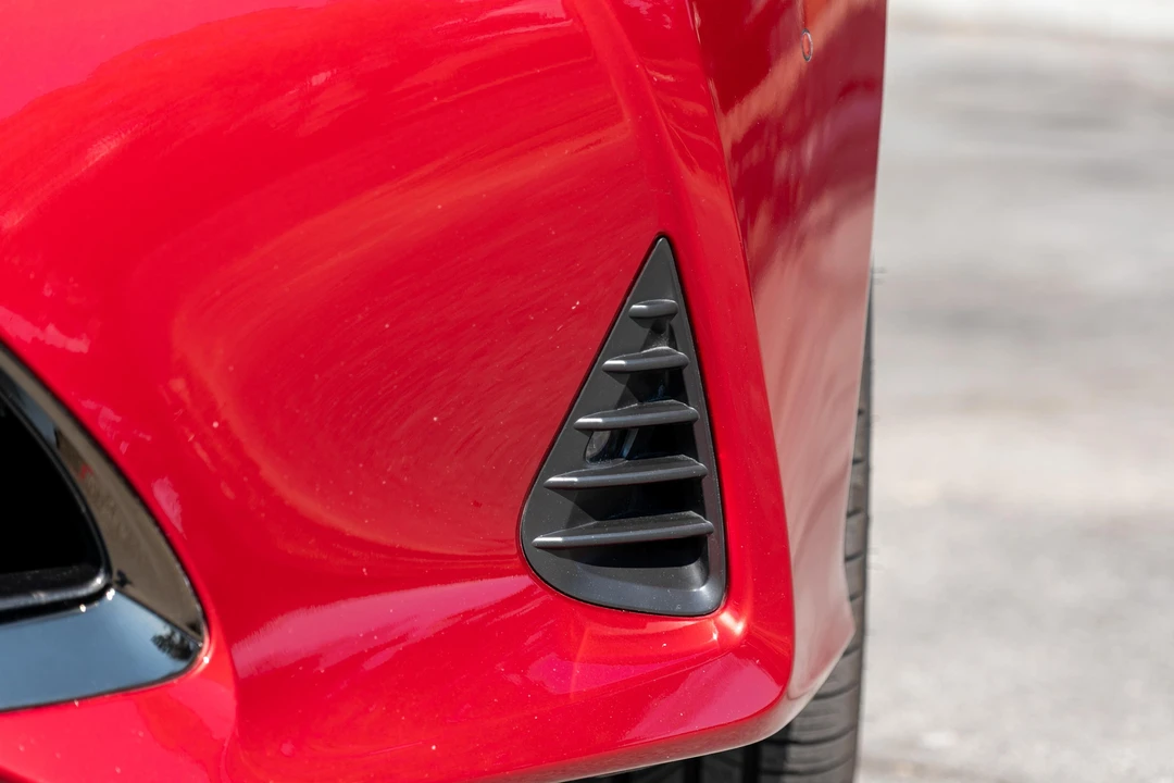 2019 Lexus RC F - Image 18 of 31