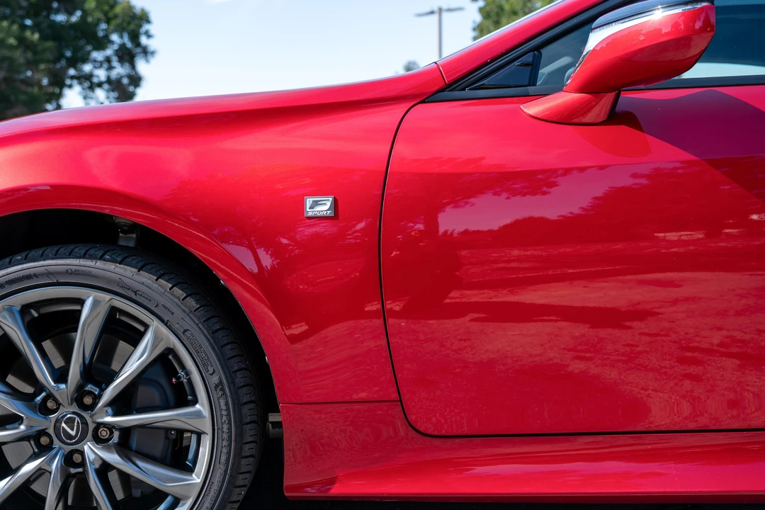 2019 Lexus RC F - Image 19 of 31