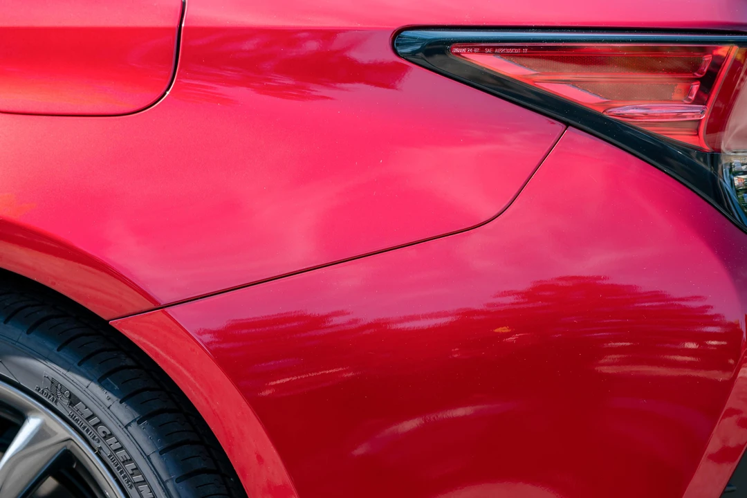 2019 Lexus RC F - Image 24 of 31