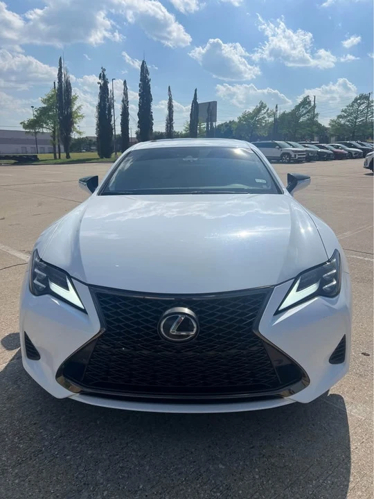 2019 Lexus RC - Image 2 of 8