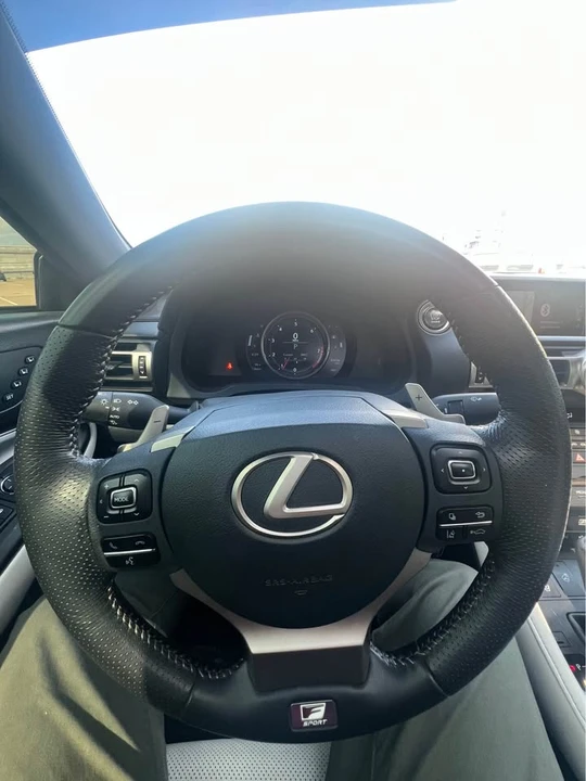 2019 Lexus RC - Image 7 of 8