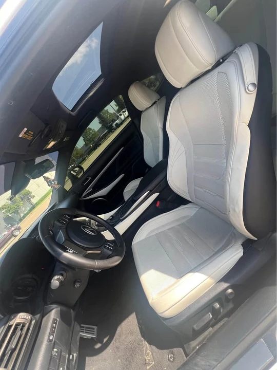 2019 Lexus RC - Image 5 of 8