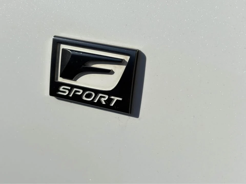2019 Lexus RC - Image 6 of 6