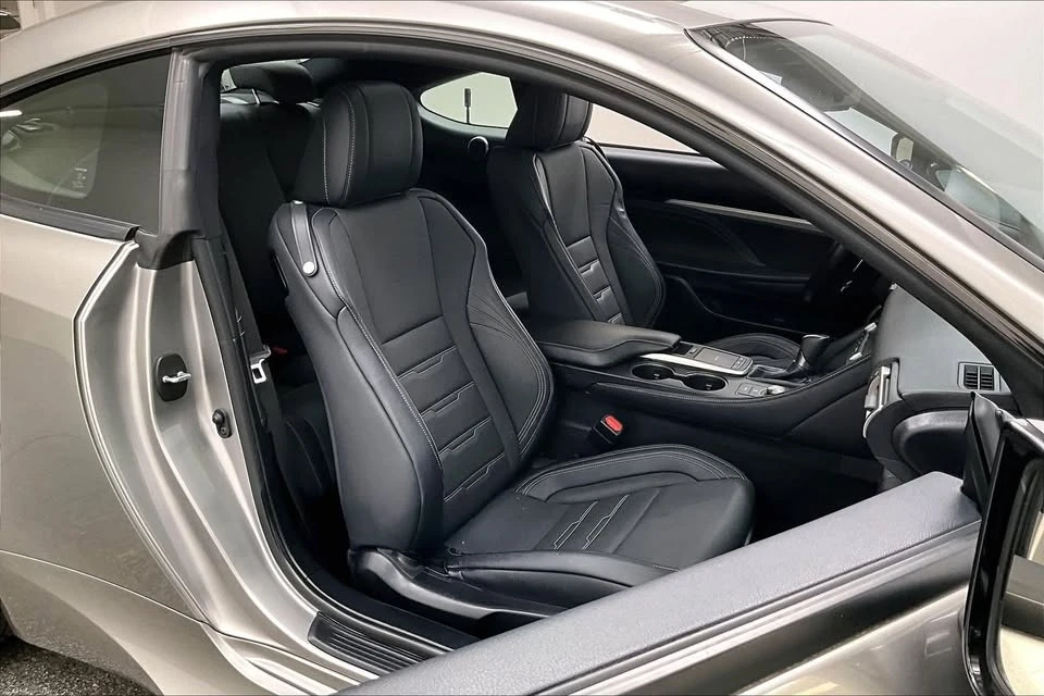 2019 Lexus RC - Image 15 of 16
