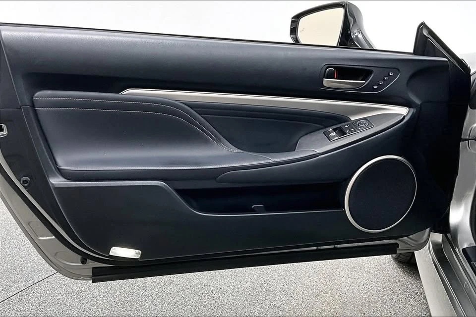 2019 Lexus RC - Image 11 of 16