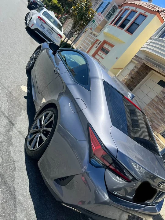 2019 Lexus RC - Image 4 of 17