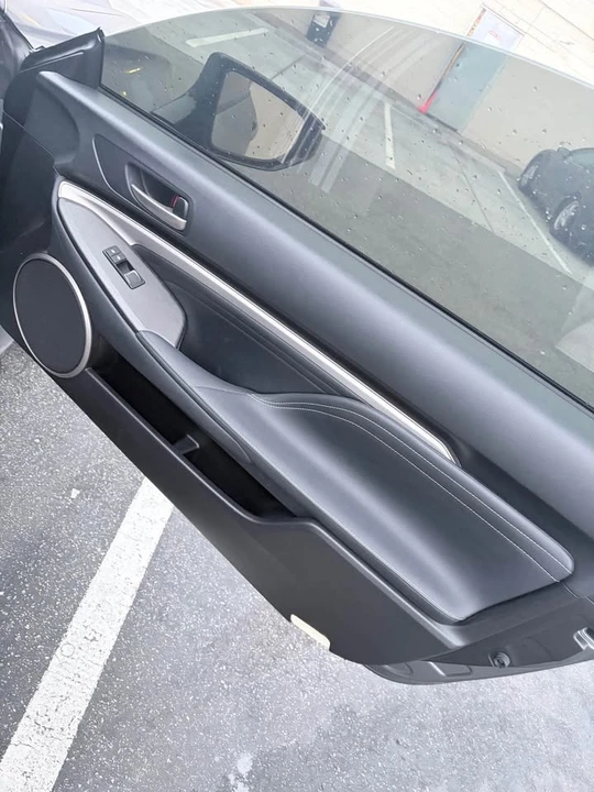 2019 Lexus RC - Image 12 of 17