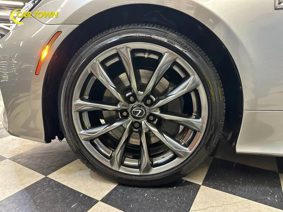 2019 Lexus RC - Image 7 of 12