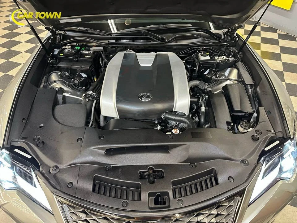 2019 Lexus RC - Image 12 of 12
