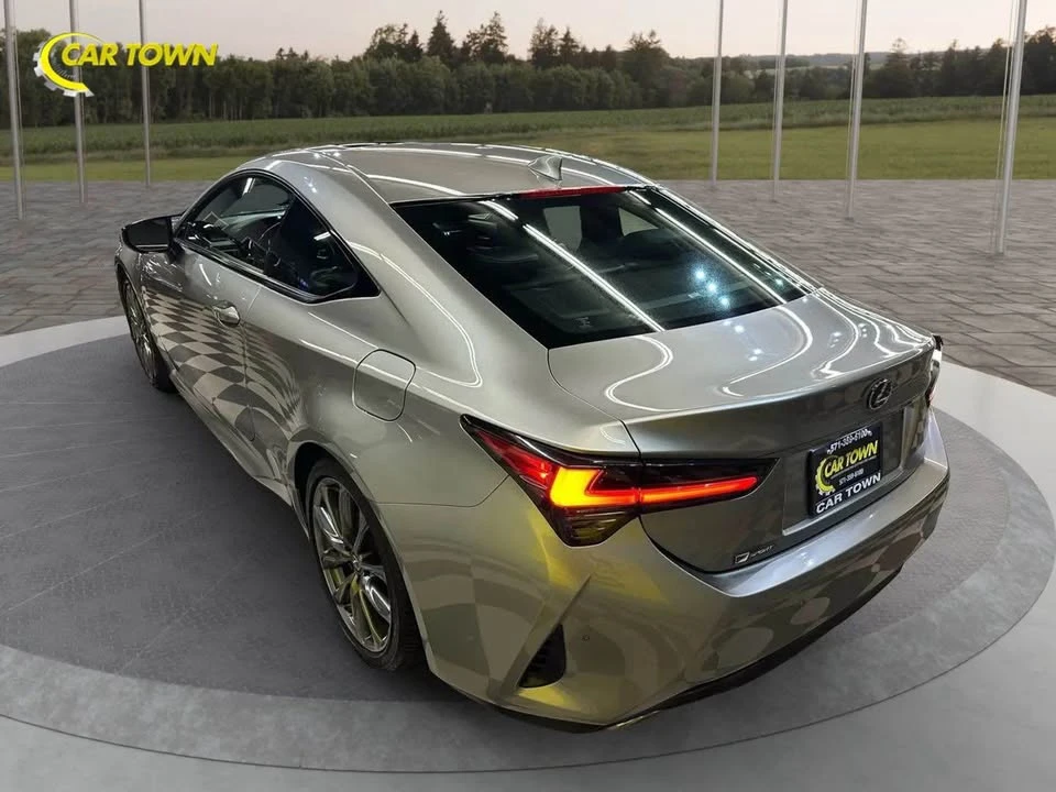 2019 Lexus RC - Image 5 of 12