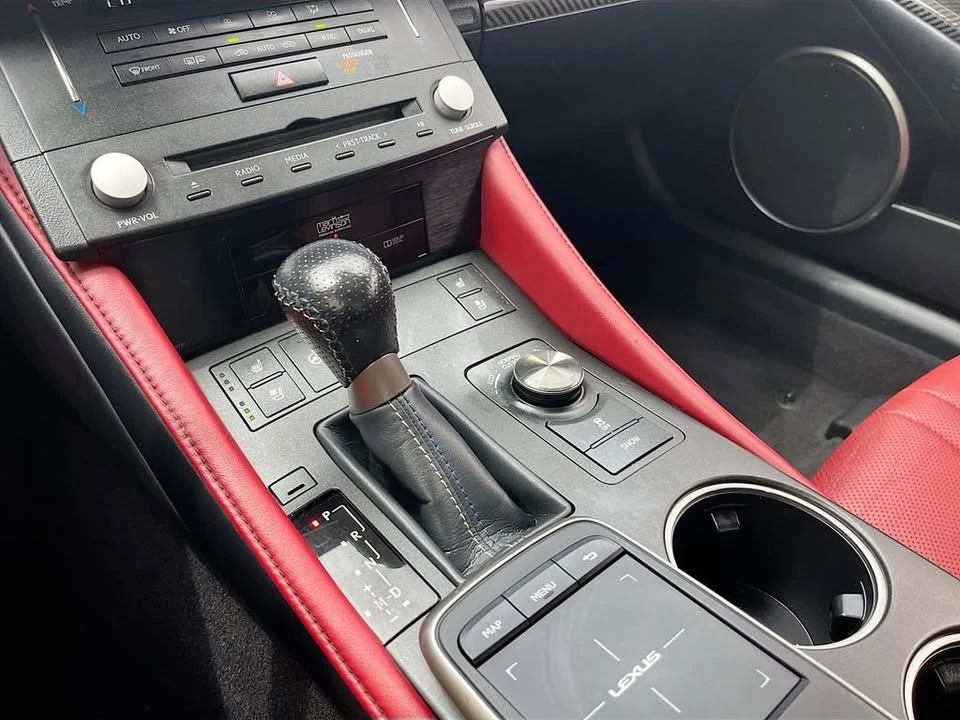 2019 Lexus RC F - Image 9 of 20