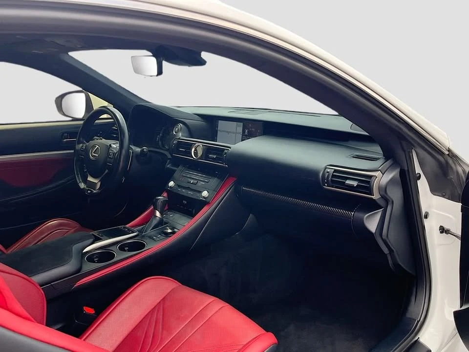 2019 Lexus RC F - Image 18 of 20