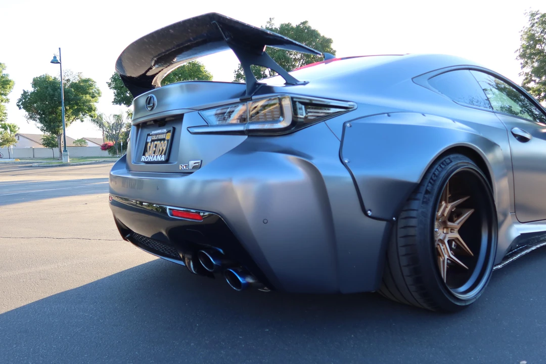 2019 Lexus RC F - Image 12 of 30