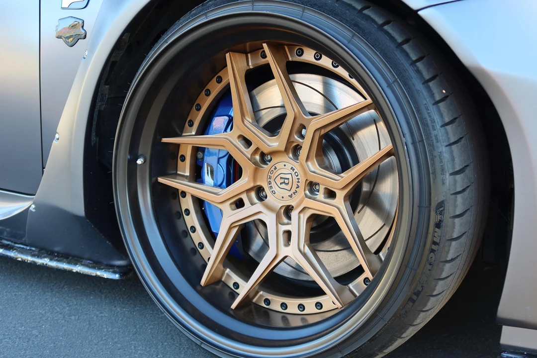 2019 Lexus RC F - Image 24 of 30