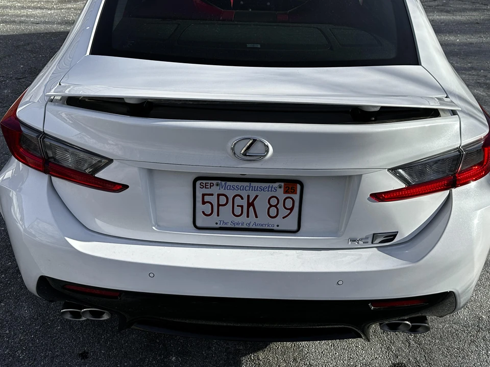 2019 Lexus RC F - Image 24 of 31